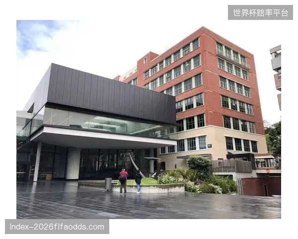 若遭遇加拿大赛区，新西兰队需提前适应BMO球场的人工草坪，避免球员出现技术偏差。